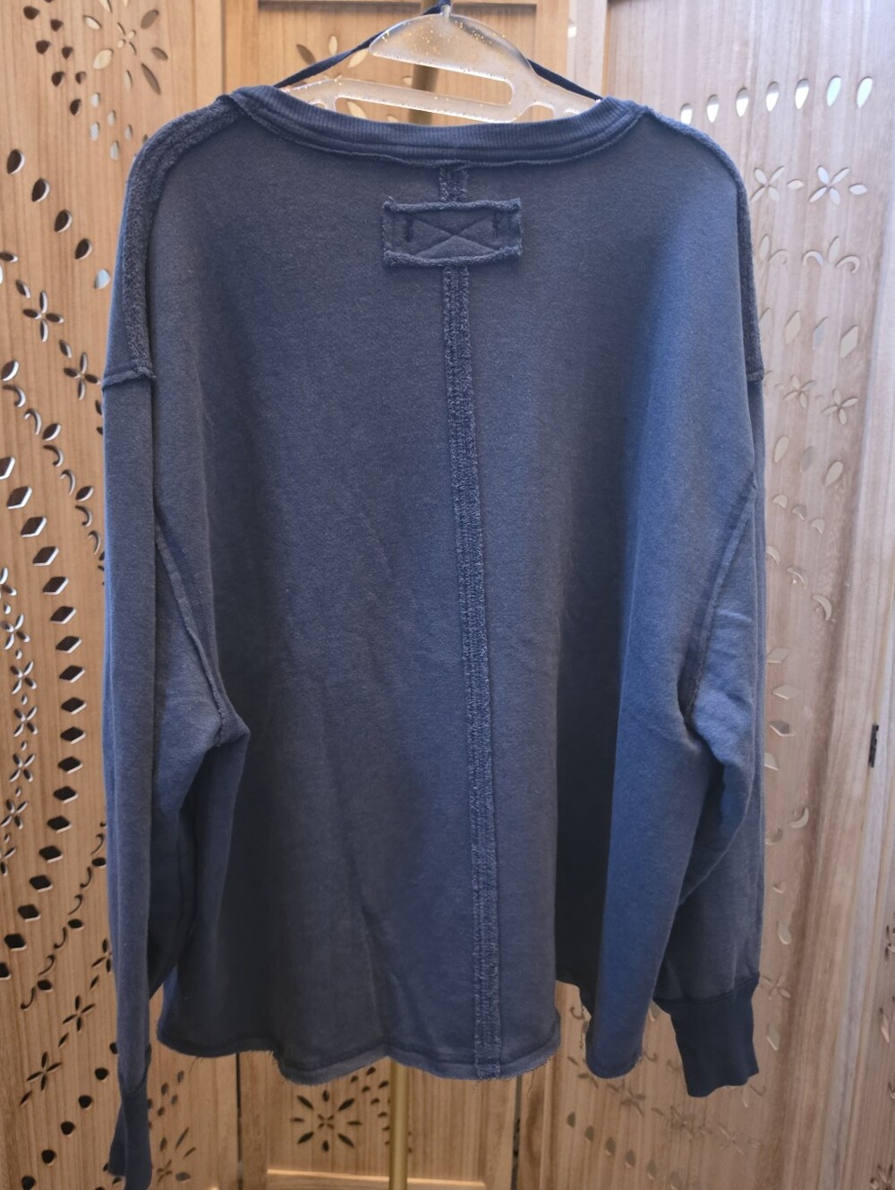 NWOT We The Free Venice V-Neck Sweatshirt in Navy - Picture 8 of 9